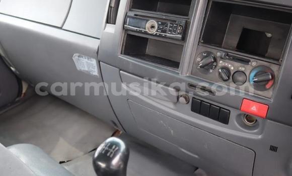 Nunua Ilio tumika Isuzu FTR 850 Nyeupe Lori ndani ya Borrowdale nchini Harare Nunua Ilio tumika Isuzu FTR 850 Nyeupe Lori ndani ya Borrowdale nchini Harare