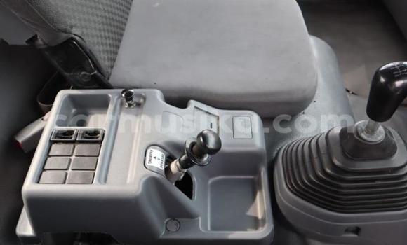 Nunua Ilio tumika Isuzu FTR 850 Nyeupe Lori ndani ya Borrowdale nchini Harare Nunua Ilio tumika Isuzu FTR 850 Nyeupe Lori ndani ya Borrowdale nchini Harare