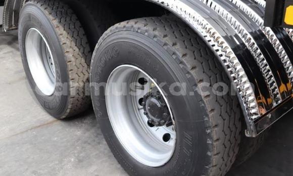 Nunua Ilio tumika Isuzu FTR 850 Nyeupe Lori ndani ya Borrowdale nchini Harare Nunua Ilio tumika Isuzu FTR 850 Nyeupe Lori ndani ya Borrowdale nchini Harare