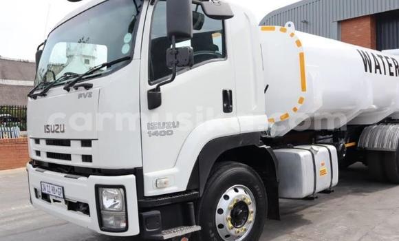 Nunua Ilio tumika Isuzu FTR 850 Nyeupe Lori ndani ya Borrowdale nchini Harare Nunua Ilio tumika Isuzu FTR 850 Nyeupe Lori ndani ya Borrowdale nchini Harare