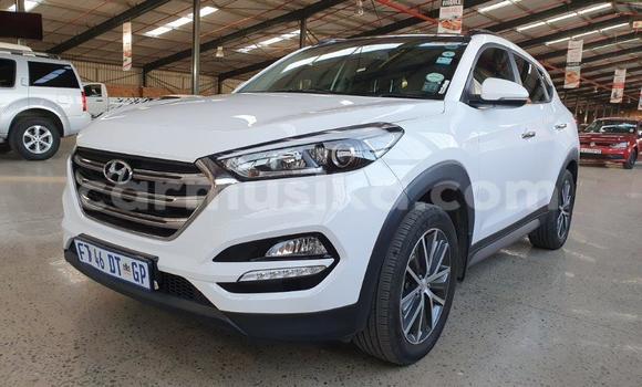 Acheter Occasion Voiture Hyundai Tucson Blanc à Beitbridge, Matabeleland South Acheter Occasion Voiture Hyundai Tucson Blanc à Beitbridge, Matabeleland South