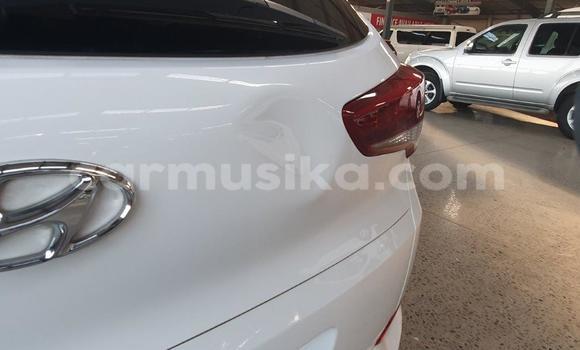 Acheter Occasion Voiture Hyundai Tucson Blanc à Beitbridge, Matabeleland South Acheter Occasion Voiture Hyundai Tucson Blanc à Beitbridge, Matabeleland South