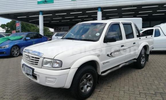 Buy Used Mazda 2 White Car in Alexandra Park in Harare