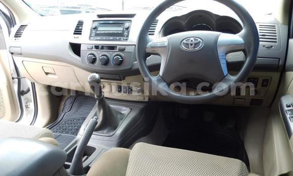 Acheter Occasion Voiture Toyota Fortuner Blanc à Beitbridge, Matabeleland South Acheter Occasion Voiture Toyota Fortuner Blanc à Beitbridge, Matabeleland South