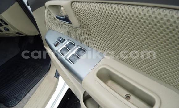 Acheter Occasion Voiture Toyota Fortuner Blanc à Beitbridge, Matabeleland South Acheter Occasion Voiture Toyota Fortuner Blanc à Beitbridge, Matabeleland South