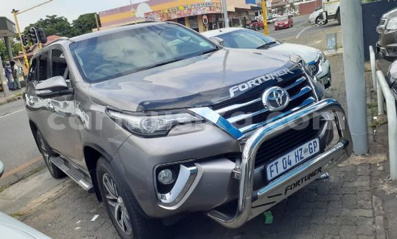 Nunua Ilio tumika Toyota Fortuner Nyingine Gari ndani ya Belvedere nchini Harare Nunua Ilio tumika Toyota Fortuner Nyingine Gari ndani ya Belvedere nchini Harare