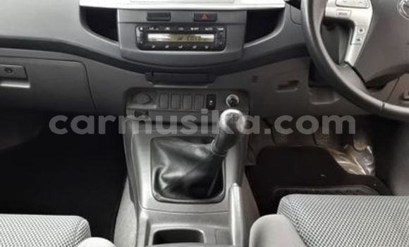 Tenga Tsaru Toyota Hilux Zvimwe Mota in Beitbridge in Matabeleland South Tenga Tsaru Toyota Hilux Zvimwe Mota in Beitbridge in Matabeleland South