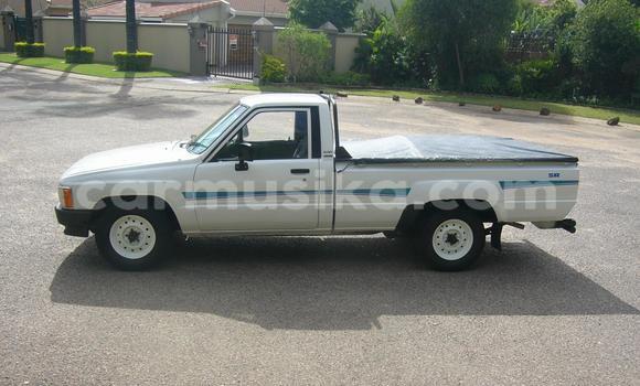 Tenga Tsaru Toyota Hilux Chena Mota in Beitbridge in Matabeleland South Tenga Tsaru Toyota Hilux Chena Mota in Beitbridge in Matabeleland South