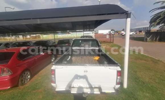 Acheter Occasion Voiture Nissan NP 300 Blanc à Beitbridge, Matabeleland South Acheter Occasion Voiture Nissan NP 300 Blanc à Beitbridge, Matabeleland South