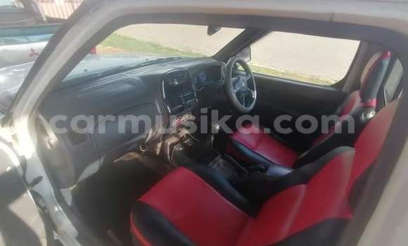 Acheter Occasion Voiture Nissan NP 300 Blanc à Beitbridge, Matabeleland South Acheter Occasion Voiture Nissan NP 300 Blanc à Beitbridge, Matabeleland South