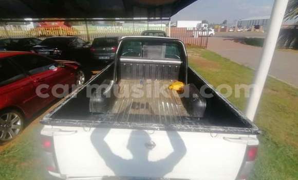 Acheter Occasion Voiture Nissan NP 300 Blanc à Beitbridge, Matabeleland South Acheter Occasion Voiture Nissan NP 300 Blanc à Beitbridge, Matabeleland South