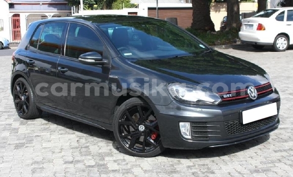 Tenga Tsaru Volkswagen Golf GTI Nhema Mota in Beitbridge in Matabeleland South