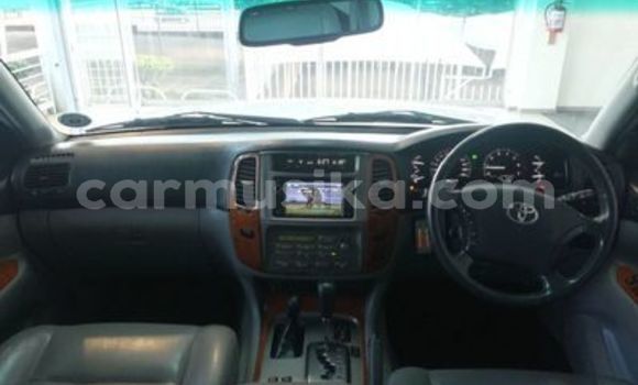 Buy Used Toyota Land Cruiser Prado White Car in Beitbridge in Matabeleland South Buy Used Toyota Land Cruiser Prado White Car in Beitbridge in Matabeleland South