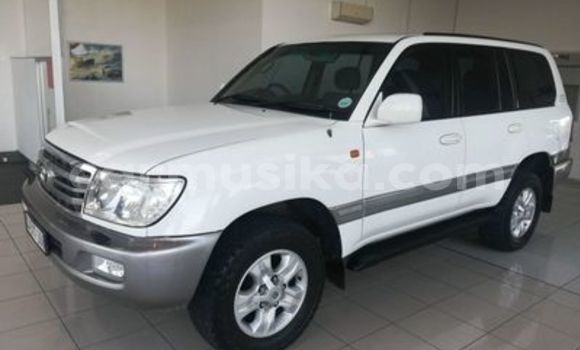 Buy Used Toyota Land Cruiser Prado White Car in Beitbridge in Matabeleland South Buy Used Toyota Land Cruiser Prado White Car in Beitbridge in Matabeleland South