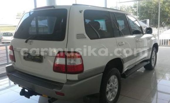 Buy Used Toyota Land Cruiser Prado White Car in Beitbridge in Matabeleland South Buy Used Toyota Land Cruiser Prado White Car in Beitbridge in Matabeleland South