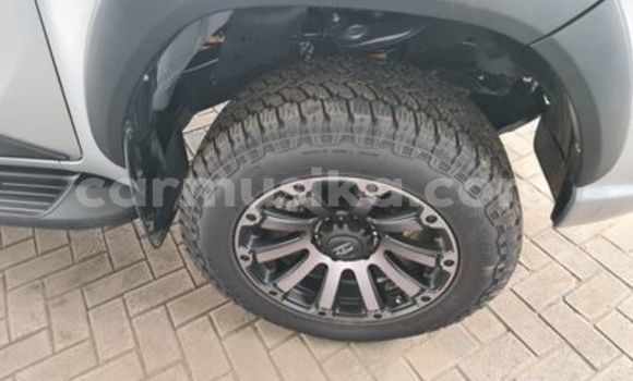 Tenga Tsaru Toyota Hilux Zvimwe Mota in Beitbridge in Matabeleland South Tenga Tsaru Toyota Hilux Zvimwe Mota in Beitbridge in Matabeleland South