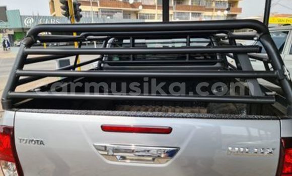 Tenga Tsaru Toyota Hilux Zvimwe Mota in Beitbridge in Matabeleland South Tenga Tsaru Toyota Hilux Zvimwe Mota in Beitbridge in Matabeleland South