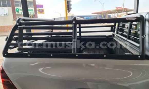 Tenga Tsaru Toyota Hilux Zvimwe Mota in Beitbridge in Matabeleland South Tenga Tsaru Toyota Hilux Zvimwe Mota in Beitbridge in Matabeleland South