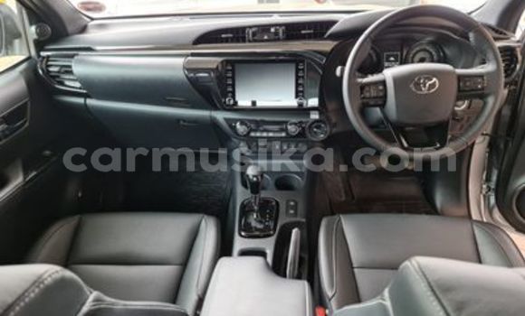 Tenga Tsaru Toyota Hilux Zvimwe Mota in Beitbridge in Matabeleland South Tenga Tsaru Toyota Hilux Zvimwe Mota in Beitbridge in Matabeleland South