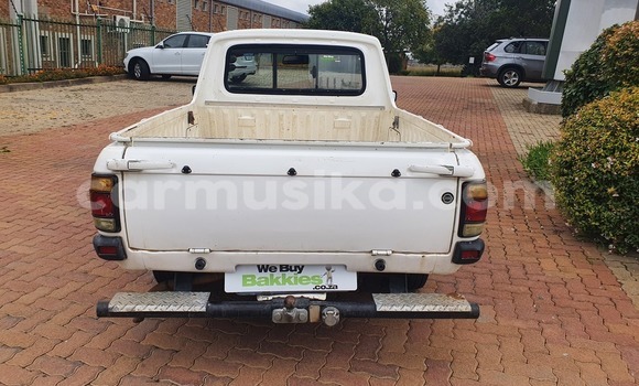 Buy Used Nissan Datsun White Car in Beitbridge in Matabeleland South Buy Used Nissan Datsun White Car in Beitbridge in Matabeleland South
