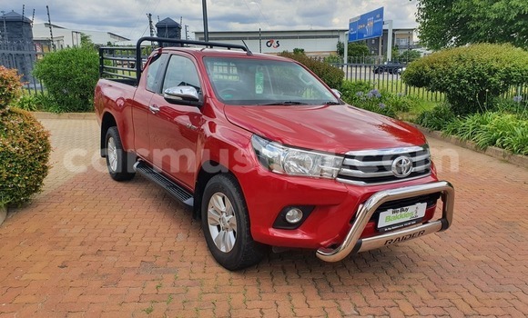 Buy Used Toyota Hilux Red Car in Beitbridge in Matabeleland South