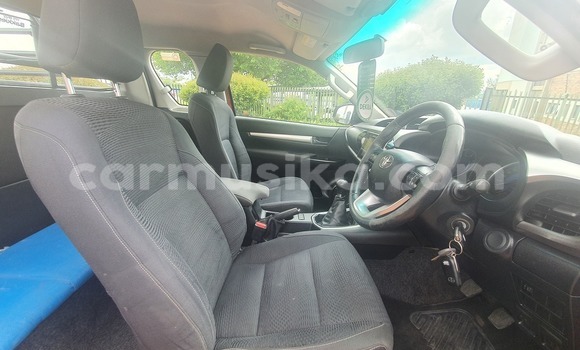 Acheter Occasion Voiture Toyota Hilux Rouge à Beitbridge, Matabeleland South Acheter Occasion Voiture Toyota Hilux Rouge à Beitbridge, Matabeleland South