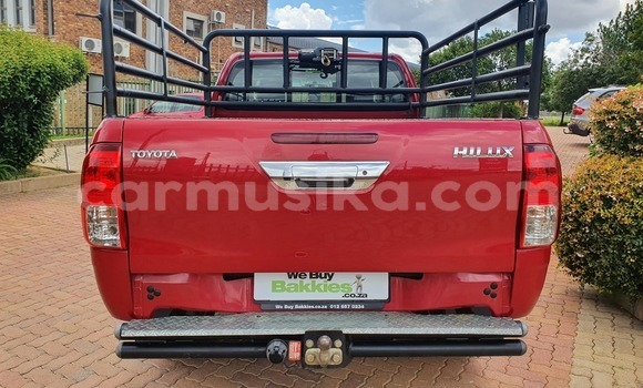 Acheter Occasion Voiture Toyota Hilux Rouge à Beitbridge, Matabeleland South Acheter Occasion Voiture Toyota Hilux Rouge à Beitbridge, Matabeleland South