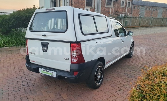 Buy Used Nissan NV200 White Car in Beitbridge in Matabeleland South Buy Used Nissan NV200 White Car in Beitbridge in Matabeleland South