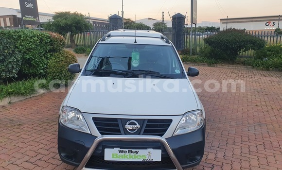 Buy Used Nissan NV200 White Car in Beitbridge in Matabeleland South Buy Used Nissan NV200 White Car in Beitbridge in Matabeleland South
