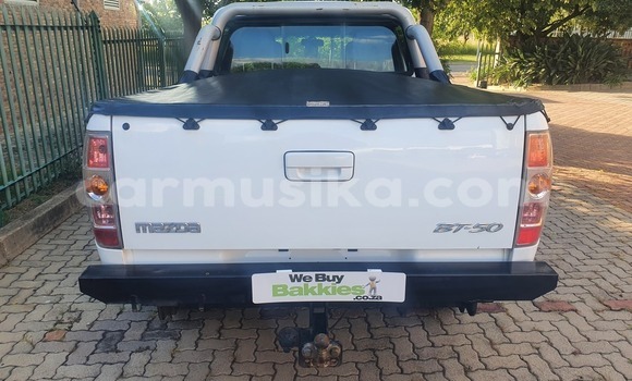 Acheter Occasion Voiture Mazda BT-50 Blanc à Beitbridge, Matabeleland South Acheter Occasion Voiture Mazda BT-50 Blanc à Beitbridge, Matabeleland South