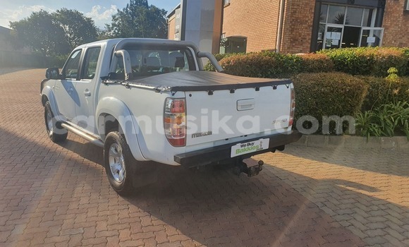Acheter Occasion Voiture Mazda BT-50 Blanc à Beitbridge, Matabeleland South Acheter Occasion Voiture Mazda BT-50 Blanc à Beitbridge, Matabeleland South