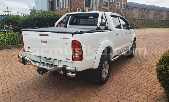 Acheter Occasion Voiture Toyota Hilux Blanc à Beitbridge, Matabeleland South Acheter Occasion Voiture Toyota Hilux Blanc à Beitbridge, Matabeleland South
