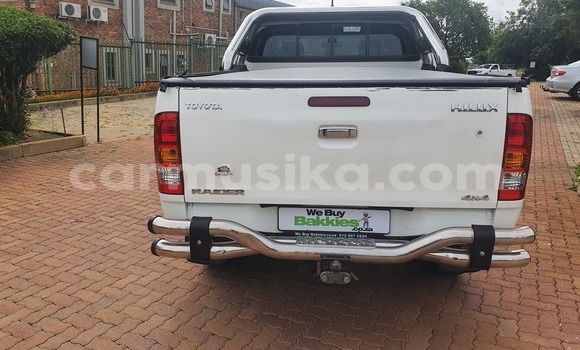 Acheter Occasion Voiture Toyota Hilux Blanc à Beitbridge, Matabeleland South Acheter Occasion Voiture Toyota Hilux Blanc à Beitbridge, Matabeleland South