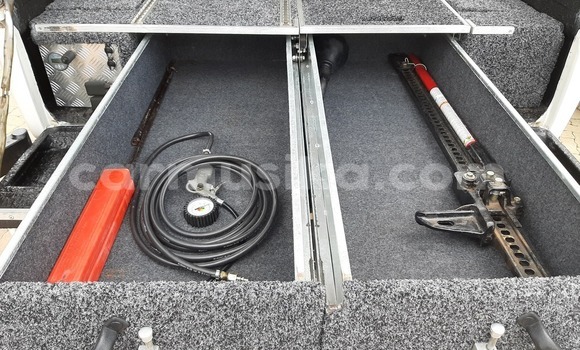 Buy Used Toyota Land Cruiser White Car in Beitbridge in Matabeleland South Buy Used Toyota Land Cruiser White Car in Beitbridge in Matabeleland South