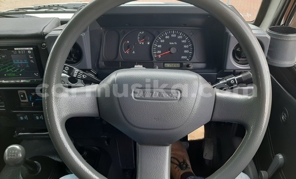 Buy Used Toyota Land Cruiser White Car in Beitbridge in Matabeleland South Buy Used Toyota Land Cruiser White Car in Beitbridge in Matabeleland South