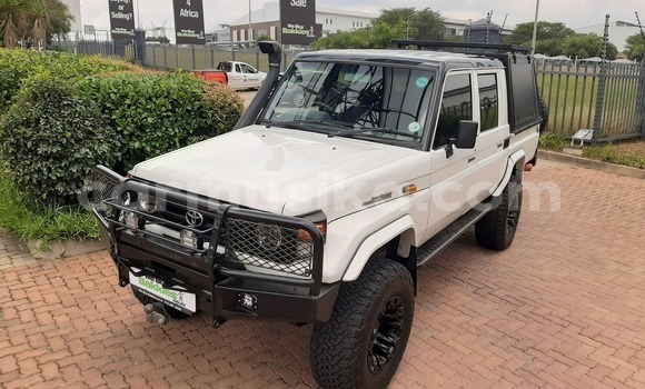 Buy Used Toyota Land Cruiser White Car in Beitbridge in Matabeleland South Buy Used Toyota Land Cruiser White Car in Beitbridge in Matabeleland South