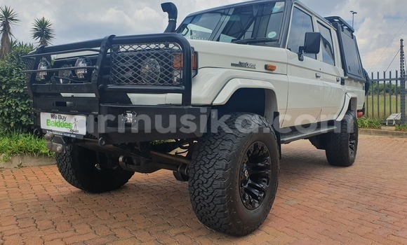 Buy Used Toyota Land Cruiser White Car in Beitbridge in Matabeleland South Buy Used Toyota Land Cruiser White Car in Beitbridge in Matabeleland South