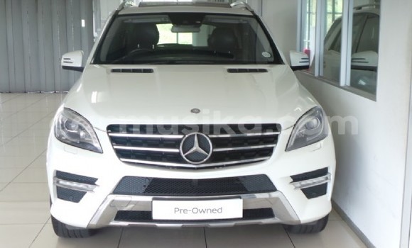 Buy Used Mercedes‒Benz ML–Class White Car in Beitbridge in Matabeleland South
