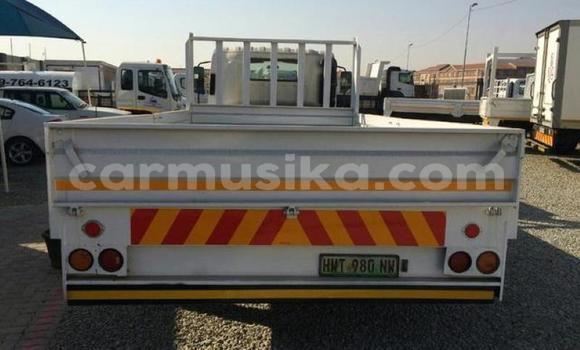 Buy Used Isuzu Elf White Truck in Beitbridge in Matabeleland South Buy Used Isuzu Elf White Truck in Beitbridge in Matabeleland South