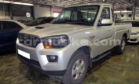 Acheter Occasion Voiture Mahindra Commander Gris à Beitbridge, Matabeleland South Acheter Occasion Voiture Mahindra Commander Gris à Beitbridge, Matabeleland South