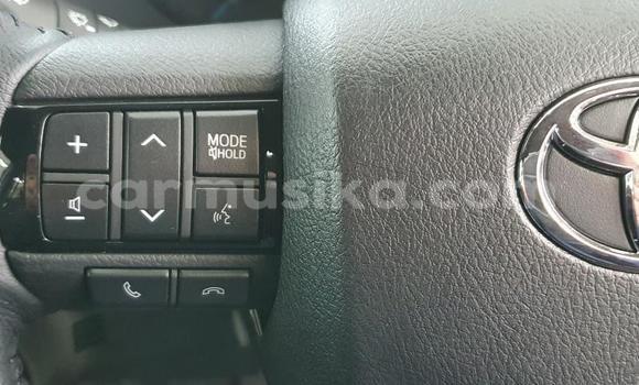 Buy Used Toyota Hilux White Car in Beitbridge in Matabeleland South Buy Used Toyota Hilux White Car in Beitbridge in Matabeleland South