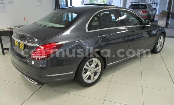 Nunua Ilio tumika Mercedes‒Benz C–Class Fedha Gari ndani ya Beitbridge nchini Matabeleland Kusini Nunua Ilio tumika Mercedes‒Benz C–Class Fedha Gari ndani ya Beitbridge nchini Matabeleland Kusini