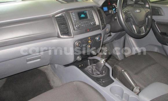 Acheter Occasion Voiture FORD MUSTANG Gris à Beitbridge, Matabeleland South Acheter Occasion Voiture FORD MUSTANG Gris à Beitbridge, Matabeleland South