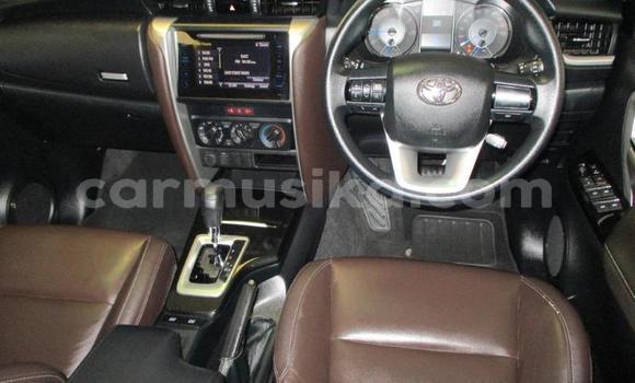 Acheter Occasion Voiture Toyota Fortuner Blanc à Beitbridge, Matabeleland South Acheter Occasion Voiture Toyota Fortuner Blanc à Beitbridge, Matabeleland South