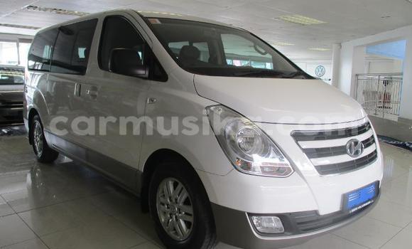 Buy Used Hyundai H1 White Car in Beitbridge in Matabeleland South Buy Used Hyundai H1 White Car in Beitbridge in Matabeleland South