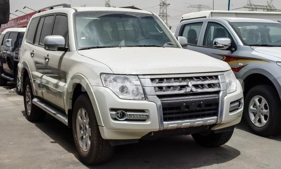 Tenga Imported Mitsubishi Pajero Chena Mota in Import - Dubai in Harare Tenga Imported Mitsubishi Pajero Chena Mota in Import - Dubai in Harare