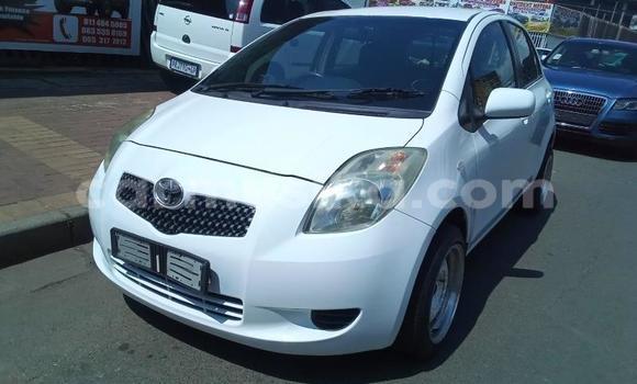 Acheter Occasion Voiture Toyota Yaris Blanc à Beitbridge, Matabeleland South Acheter Occasion Voiture Toyota Yaris Blanc à Beitbridge, Matabeleland South
