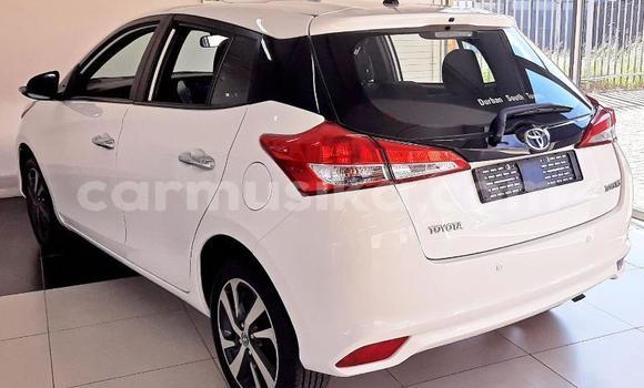 Acheter Occasion Voiture Toyota Yaris Blanc à Beitbridge, Matabeleland South Acheter Occasion Voiture Toyota Yaris Blanc à Beitbridge, Matabeleland South