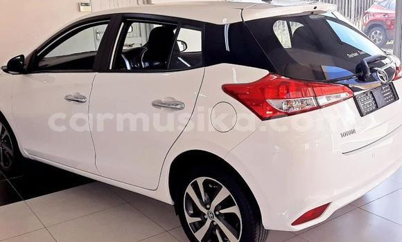 Acheter Occasion Voiture Toyota Yaris Blanc à Beitbridge, Matabeleland South Acheter Occasion Voiture Toyota Yaris Blanc à Beitbridge, Matabeleland South