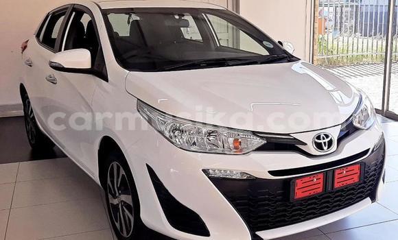 Acheter Occasion Voiture Toyota Yaris Blanc à Beitbridge, Matabeleland South Acheter Occasion Voiture Toyota Yaris Blanc à Beitbridge, Matabeleland South